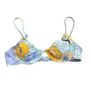 Cupshe Floral Underwire Bikini Top - Medium